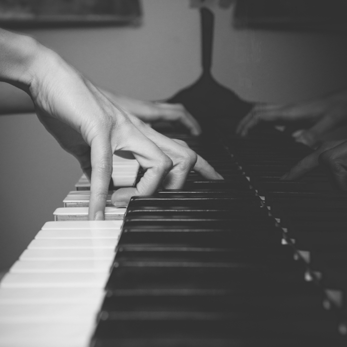 Sepideh Baradaran piano fingers closeup