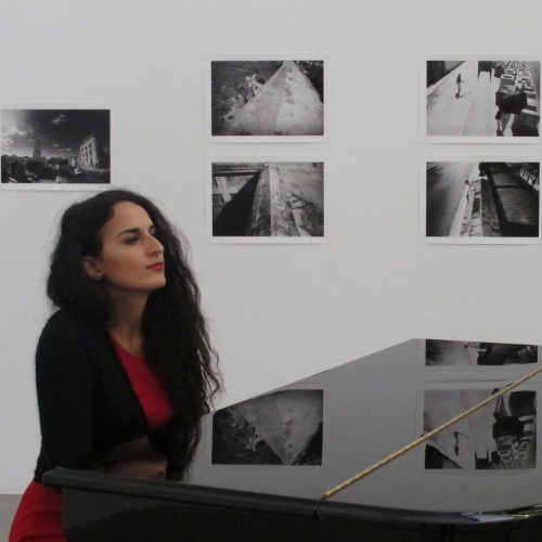 Sepideh Baradaran playing at the vernissage