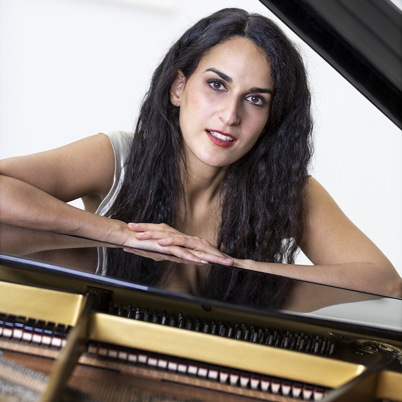 Sepideh Baradaran Portrait with piano slide perspective